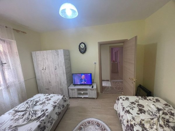 Tirane, jepet me qera apartament 2+1 Kati 2, 85 m² 600 € (Brraka)