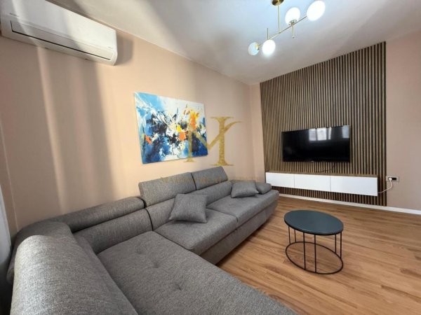 Durres, jepet me qera apartament 2+1+Ballkon Kati 2, 88 m² 480 € (Drejtoria policise)