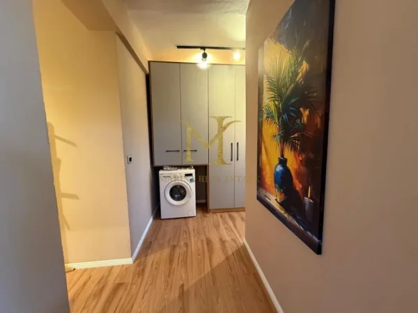 Durres, jepet me qera apartament 2+1+Ballkon Kati 2, 88 m² 480 € (Drejtoria policise)