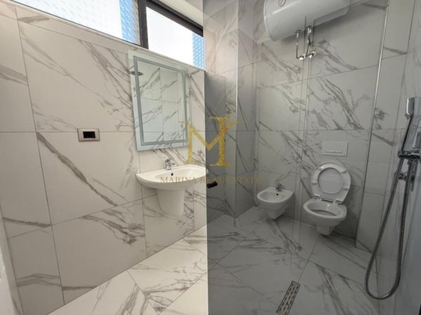 Durres, jepet me qera apartament 2+1+Ballkon Kati 2, 88 m² 480 € (Drejtoria policise)