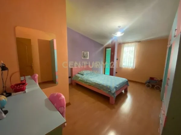 Tirane, shitet apartament 2+1 Kati 3, 370 m² 850.000 € (Vilat gjermane)