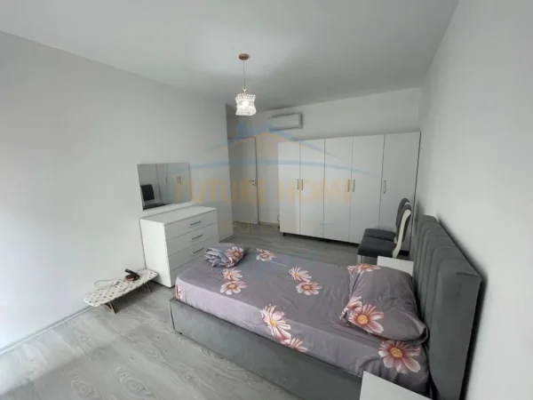 Tirane, jepet me qera apartament 2+1+Ballkon Kati 3, 94 m² 750 € (Don Bosko, Fiori Di Bosco)