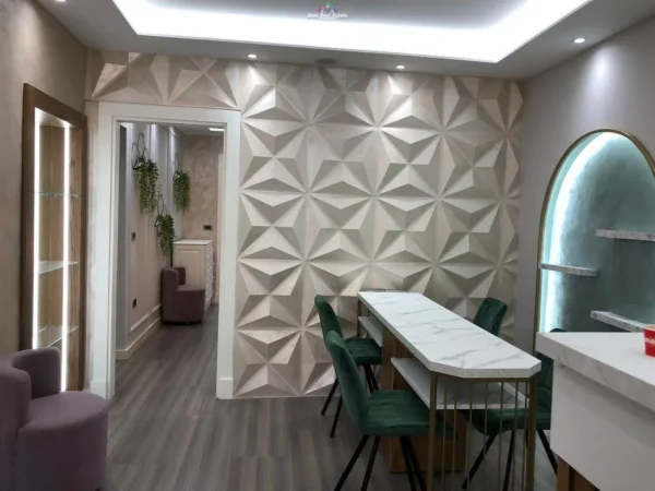 Tirane, jepet me qera dyqan Kati 0, 60 m² 600 € (BRRYLI)