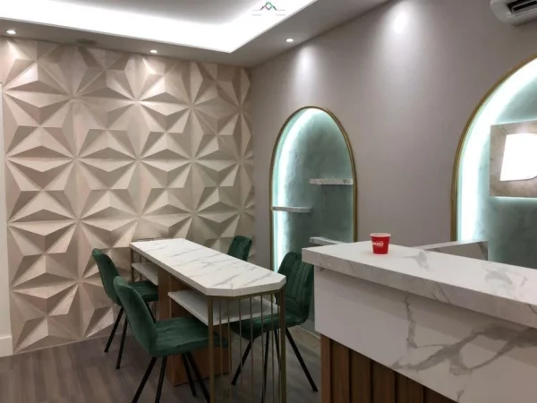 Tirane, jepet me qera dyqan Kati 0, 60 m² 600 € (BRRYLI)