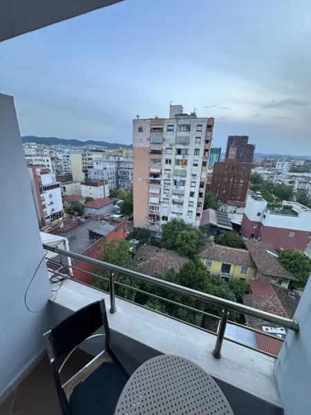 Tirane, jepet me qera apartament 1+1+Aneks+Ballkon Kati 8, 80 m² 550 € (Rruga kavajes)