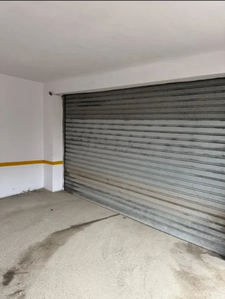 Tirane, shitet garazh | post parkimi 17900 euro Kati -1, 17 m² (Bulevardi Migjeni, Pallati pas notere Sanjes)