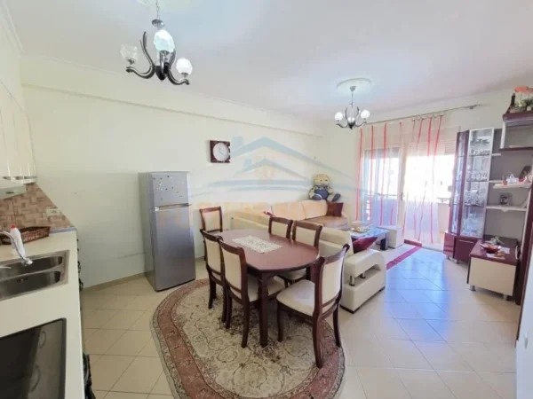 Tirane, shitet apartament 1+1+Ballkon Kati 7, 60 m² 90.000 € (Unaza e re, Prane Vila L)