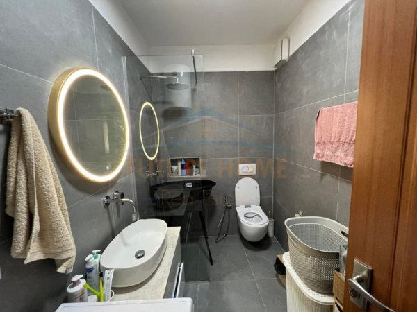 Tirane, shitet apartament 1+1+Ballkon Kati 3, 68 m² 105.000 € (Misto Mame)