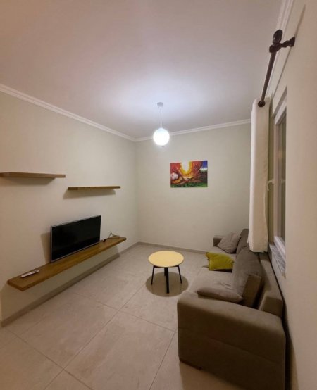 Tirane, jepet me qera apartament 2+1+Ballkon Kati 2, 120 m² 800 € (Prane Spitalit Amerikan 3)