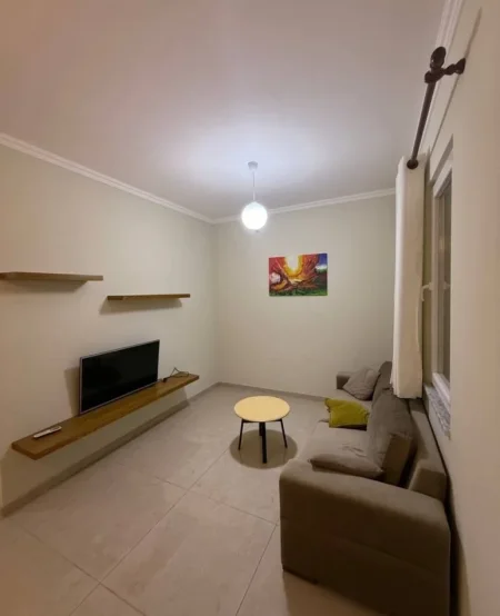 Tirane, jepet me qera apartament 2+1+Ballkon Kati 2, 120 m² 800 € (Prane Spitalit Amerikan 3)