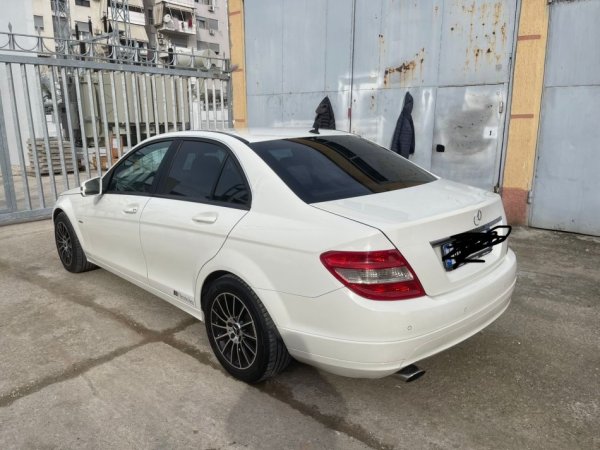 Tirane, shitet makine mercedes c class w204 Nafte, e bardhë manuale Klima 210 km 6.500 €