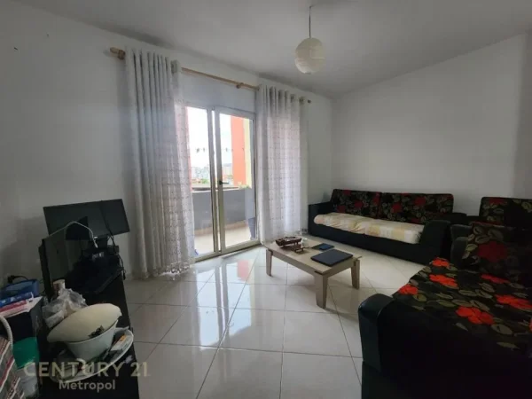 Tirane, shitet apartament 1+1 Kati 3, 84 m² 109.000 € (Rruga Konferenca e Pezes)