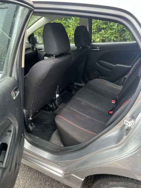 Tirane, shitet makine Mazda 2 Nafte, gri metalizato manuale Kondicioner 190.000 km 3.999 €
