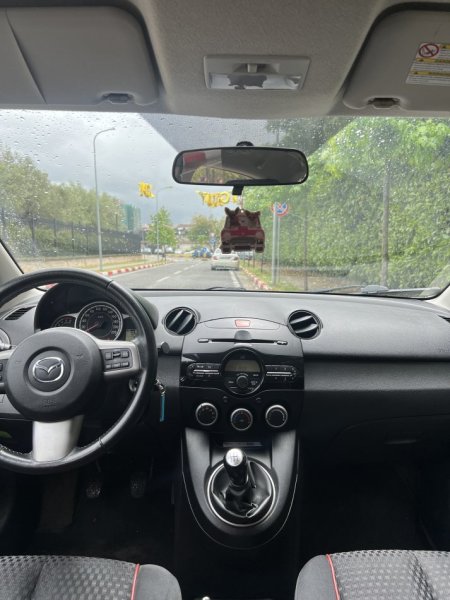 Tirane, shitet makine Mazda 2 Nafte, gri metalizato manuale Kondicioner 190.000 km 3.999 €