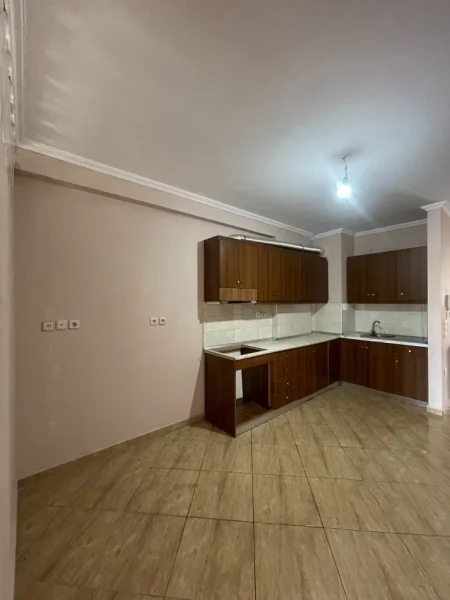 Tirane, jepet me qera apartament 2+1+Aneks+Ballkon Kati 5, 110 m² 330 € (Besim Alla)