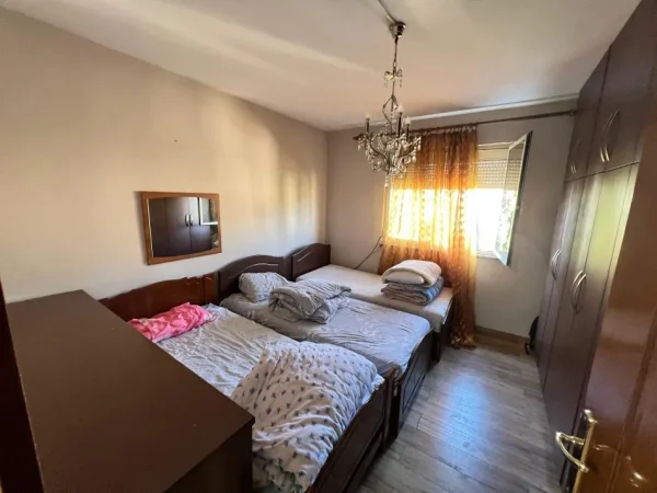 Tirane, jap me qera apartament 1+1+Ballkon Kati 5, 60 m² 350 € (rruga sadik Petrela)