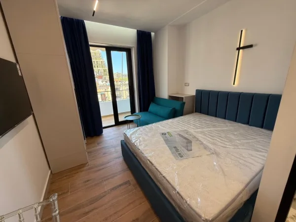 Tirane, shes garsonier 3+1 Kati 5, 74 m² 269.000 € (rruga Ibrahim Rrugova)