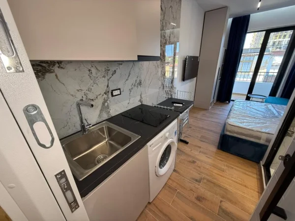 Tirane, shes garsonier 3+1 Kati 5, 74 m² 269.000 € (rruga Ibrahim Rrugova)