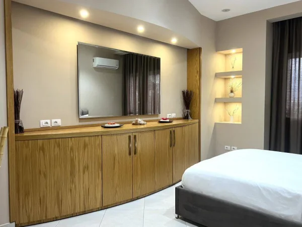 Tirane, jepet me qera apartament 1+1 Kati 2, 65 m² 600 € (Kopshti Botanik, Tirane)