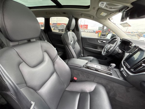 Tirane, shes makine Volvo XC60 viti 2018 Benzin, e zeze automatik Kondicioner 150.000 km 1 €