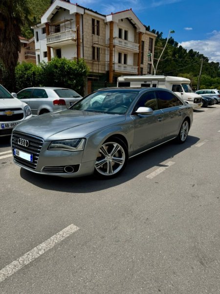 Berat, shitet makine Audi A8L Benzin, gri e erret automatik Klima 210 km 15.000 €