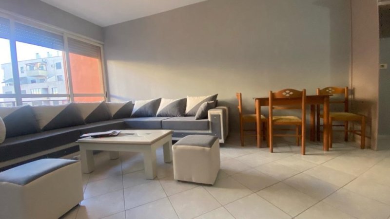 Tirane, jepet me qera apartament 2+1+Ballkon Kati 5, 85 m² 450 € (Rruga Besim Alla)