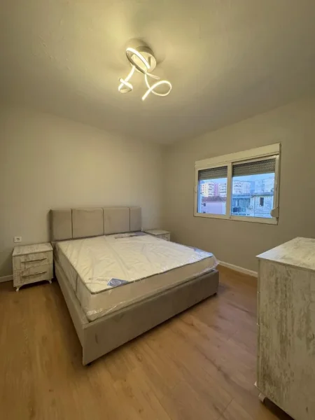 Tirane, shitet apartament 1+1+Ballkon , 55 m² 75.000 € (Belul Hatibi)