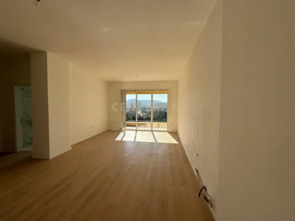 Tirane, shitet apartament Kati 5, 149 m² 230.000 € 
