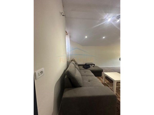Durres, jepet me qera apartament 1+1+Ballkon Kati 4, 56 m² 400 € (PRANE POLIKLINIKES)
