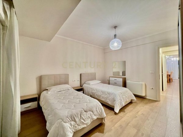 Tirane, jepet me qera apartament 2+1+Aneks+Ballkon Kati 3, 132 m² 1.200 € (Neom115564)