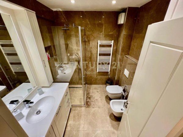Tirane, jepet me qera apartament 2+1+Aneks+Ballkon Kati 3, 132 m² 1.200 € (Neom115564)
