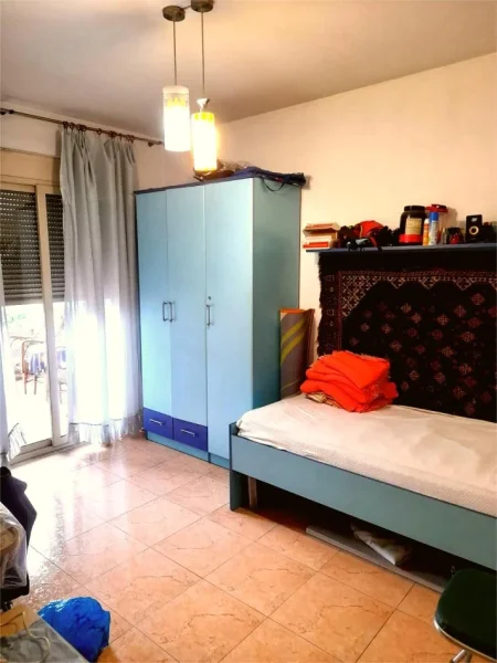 Tirane, jepet me qera apartament 2+1+Ballkon Kati 4, 94 m² 1.000 € (Rr. MYSLIM SHYRI)