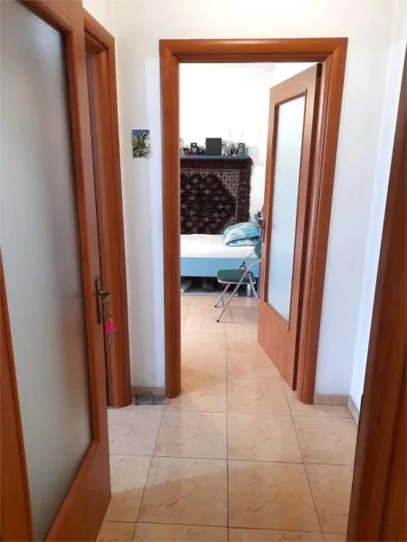 Tirane, jepet me qera apartament 2+1+Ballkon Kati 4, 94 m² 1.000 € (Rr. MYSLIM SHYRI)