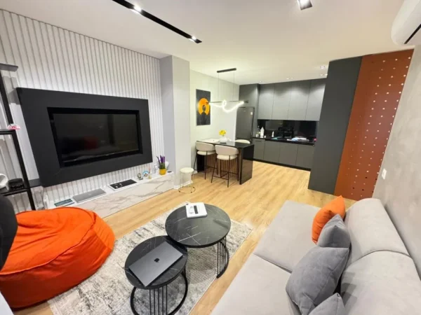 Tirane, shitet apartament 1+1 Kati 3, 64 m² 160.000 € (rruga e dibres)