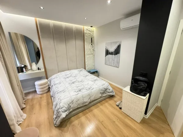 Tirane, shitet apartament 1+1 Kati 3, 64 m² 160.000 € (rruga e dibres)