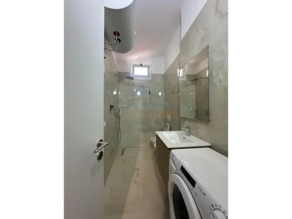 Durres, jepet me qera apartament 1+1 Kati 4, 56 m² 400 € (Poliklinika Durres)