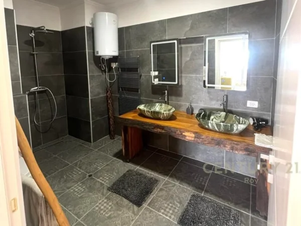 Durres, shitet  apartament tek shkembi i kavajes Kati 15, 122 m² 195.000 € (Shkembi kavajes)