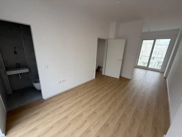 Tirane, shitet apartament 3 Katshe Kati 3, 200 m² 310.000 € (farke)