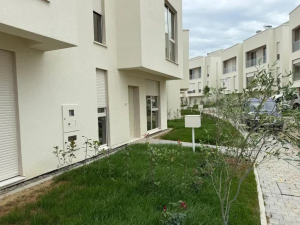 Tirane, shitet apartament 3 Katshe Kati 3, 200 m² 310.000 € (farke)