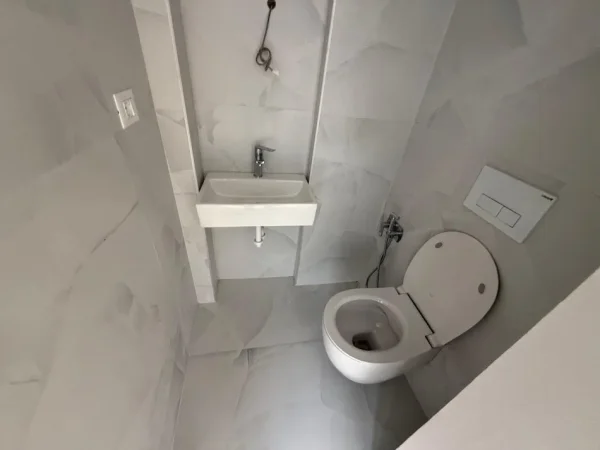 Tirane, shitet apartament 3 Katshe Kati 3, 200 m² 310.000 € (farke)