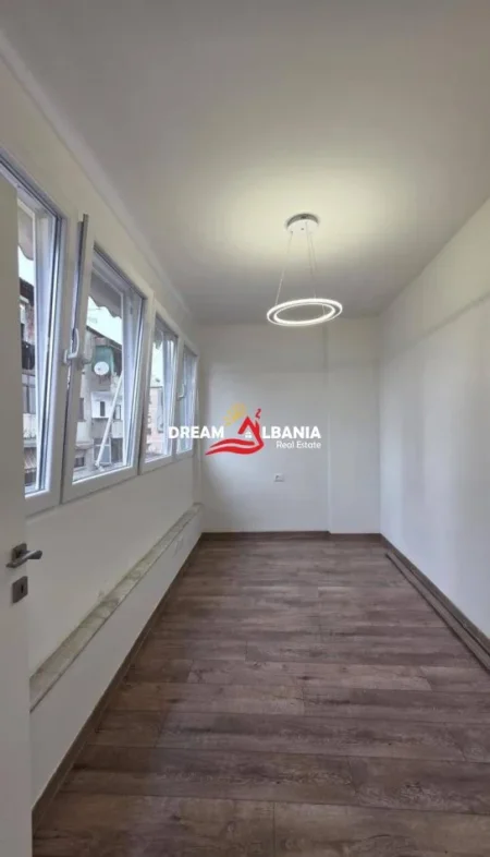 Tirane, shitet apartament 2+1 , 77 m² 192.000 € 