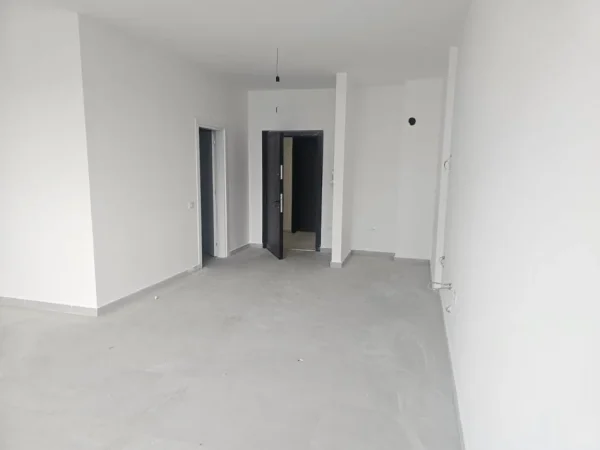 Tirane, jepet me qera garsonier Kati 1, 55 m² 270 € (Golden Hands, Paskuqan)