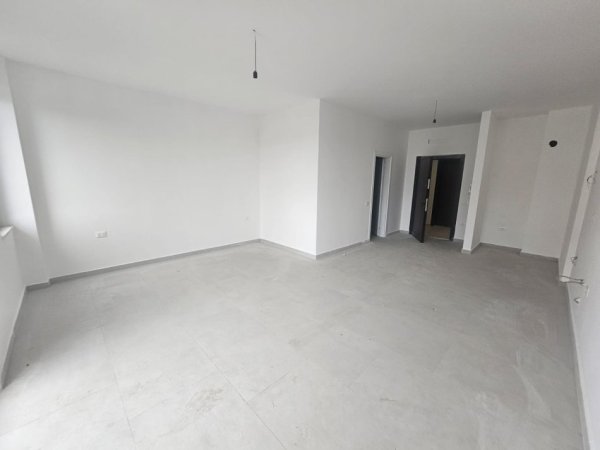 Tirane, jepet me qera garsonier Kati 1, 55 m² 270 € (Golden Hands, Paskuqan)
