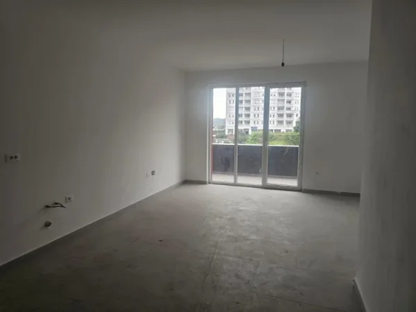 Tirane, jepet me qera garsonier Kati 1, 55 m² 270 € (Golden Hands, Paskuqan)