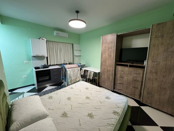 Tirane, jepet me qera garsonier 1+1 Kati 1, 40 m² 350 € (rruga e kavajes)