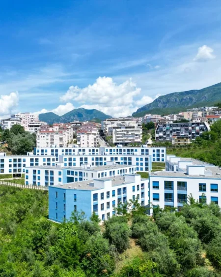 Tirane, shes apartament 1+1+Ballkon Kati 3, 65 m² 95.000 € (fresku)