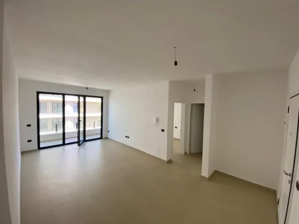 Shqiperi, shitet apartament 1+1 ,
