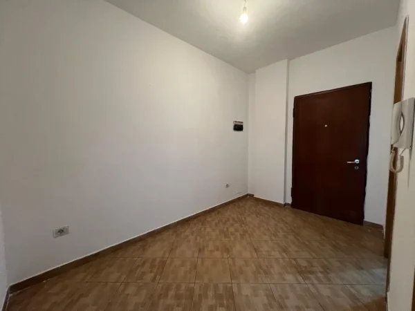 Tirane, shitet apartament 2+1+Ballkon Kati 3, 87 m² 116.000 € (Prane Bunk'Art 1, Rruga Muhamet Deliu)