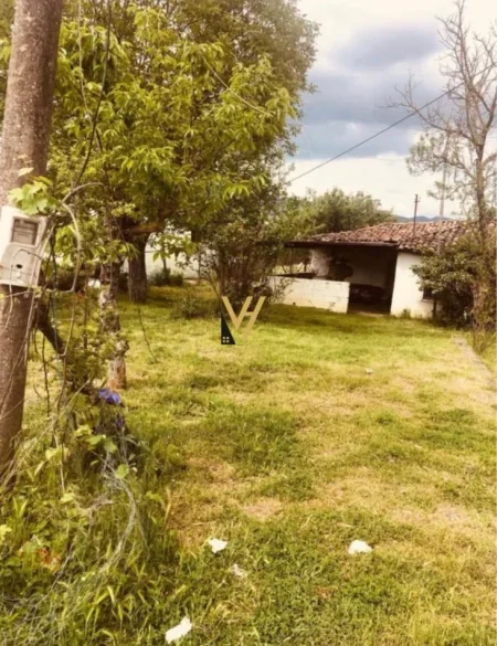 Tirane, shitet toke , 300 m² 100.000 € (KASHAR)