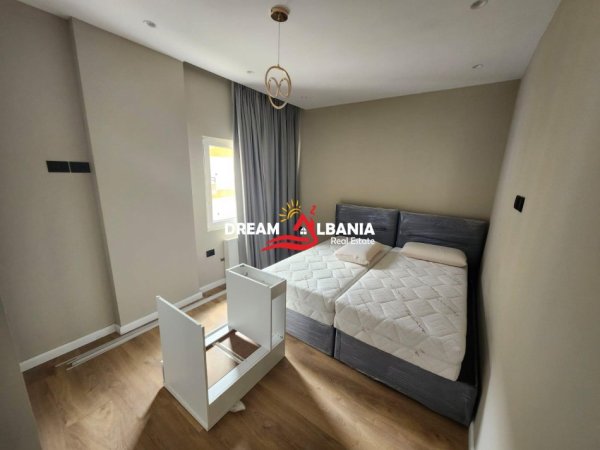 Tirane, jepet me qera apartament 2+1 , 120 m² 1.000 € 